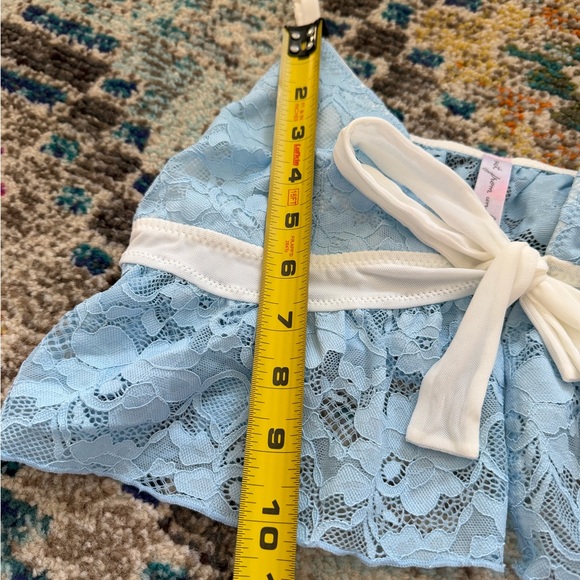 Urban Outfitters out from under crop top - Picture 6 of 7